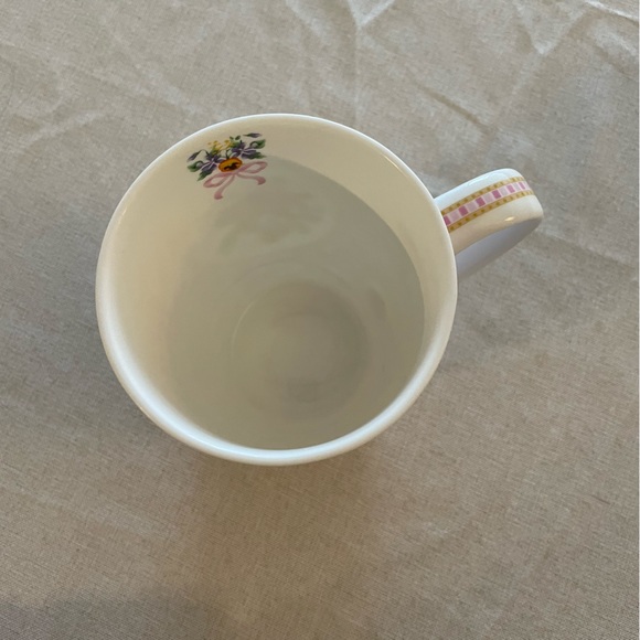 ๐10/$10 Maxwell Williams Floral Cameo Purple Fine Bone China Mug GUC - Picture 7 of 7